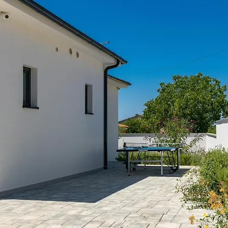 Casa L Villa
