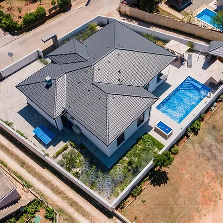 Casa L * Pula